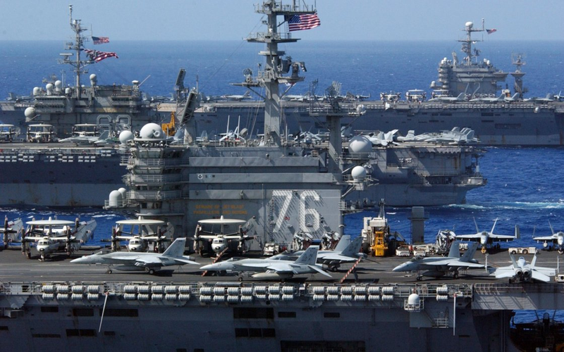 Illustration for article titled Why The US Navy Should Build Smaller Aircraft Carriers